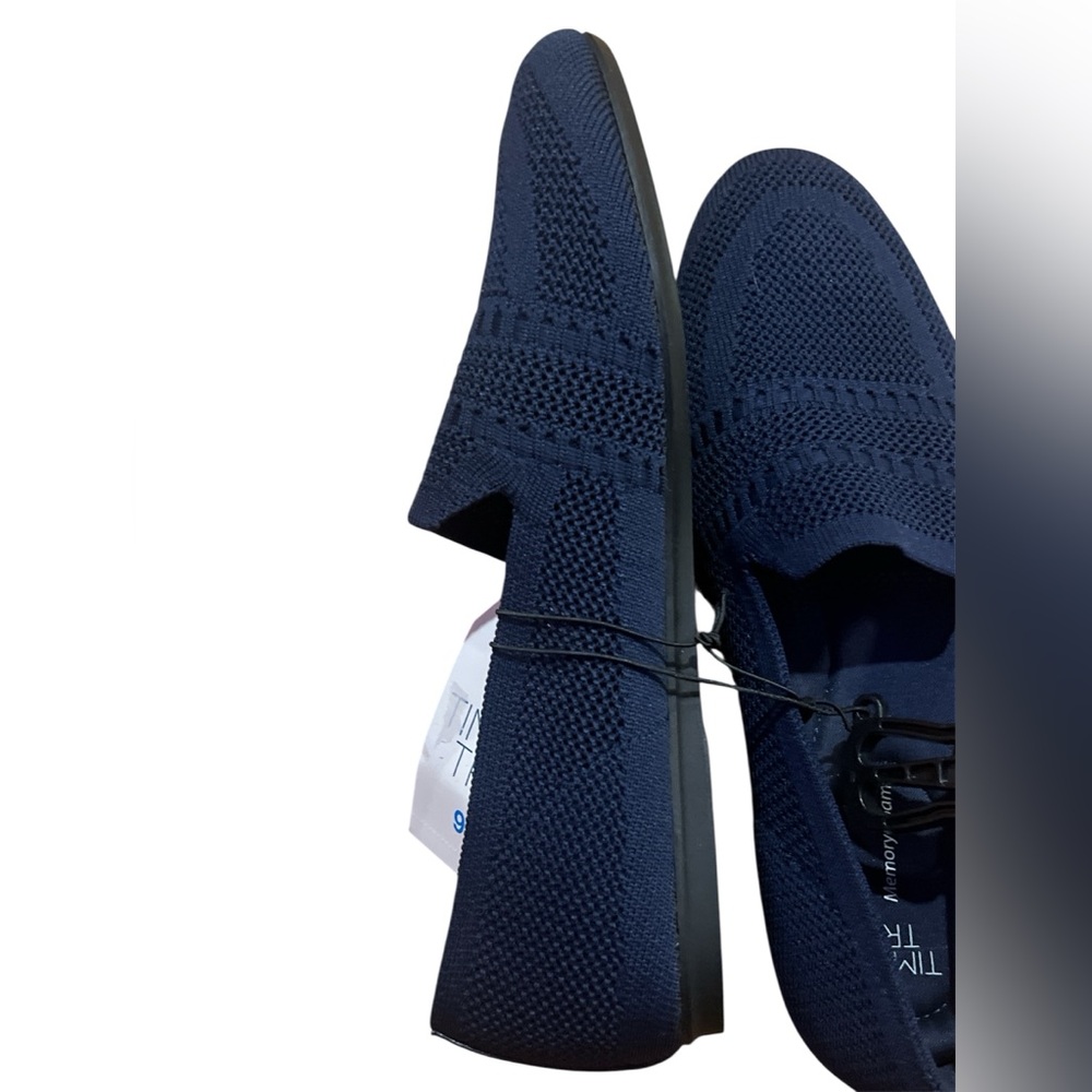 Time and Tru Navy knit loafers Memory foam. Size 9 - Picture 2 of 2